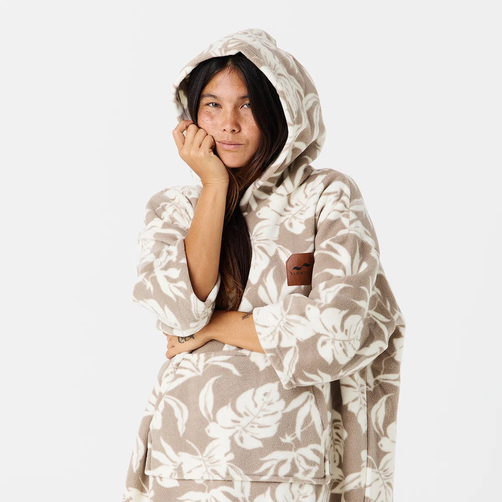 Slowtide Hauke Chilling Fleece Poncho White