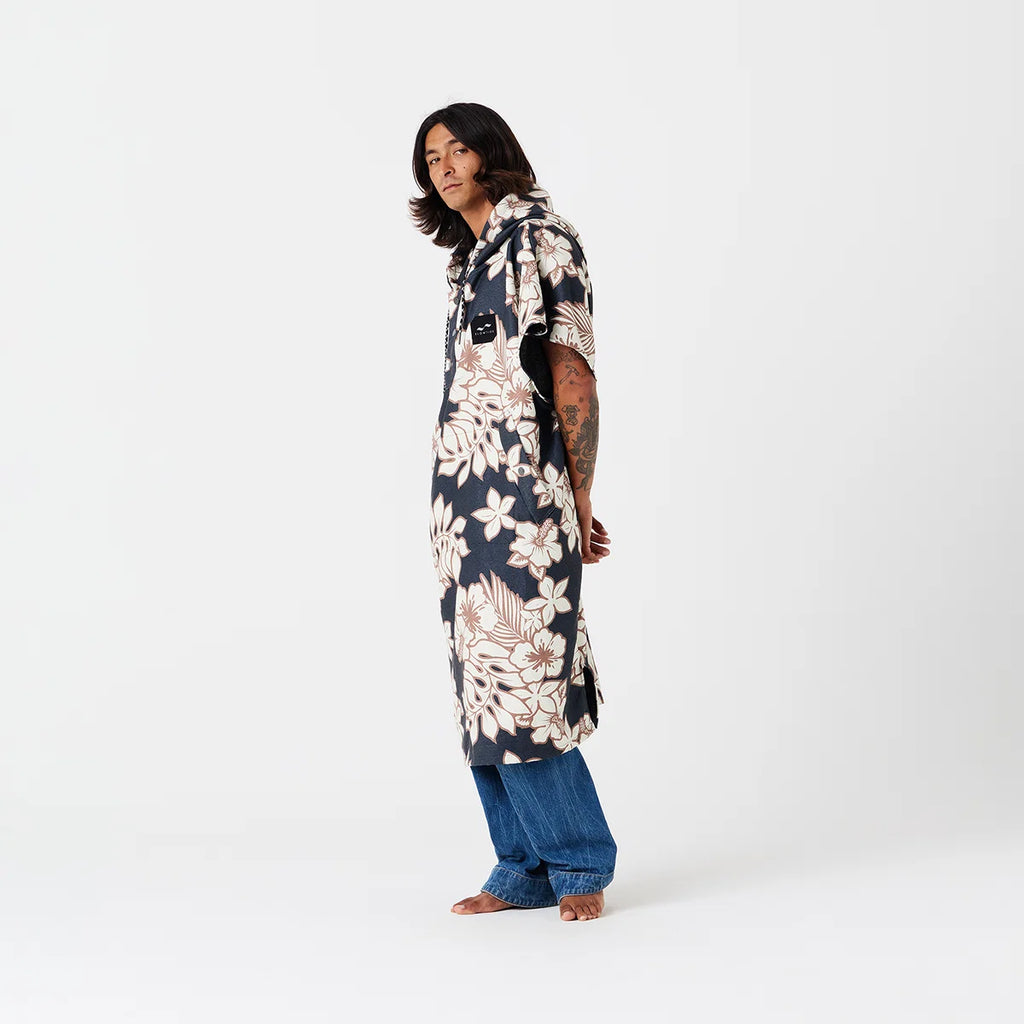 Slowtide Olinda Quick-Dry Poncho Black