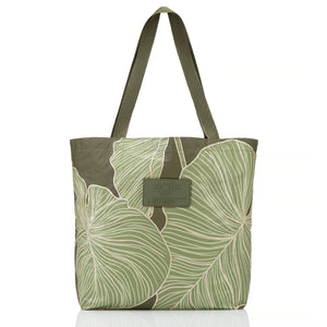 Aloha Collection Launui Reversible Tote Green – SantoLoco Hawaii Aloha Collection Launui Reversible Tote Green – SantoLoco Hawaii