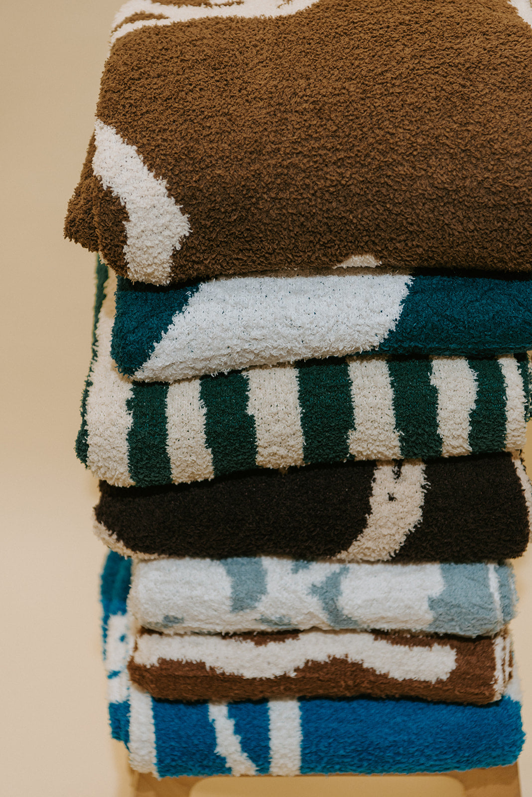 Sundream Green & Cream Stripe Plush Throw