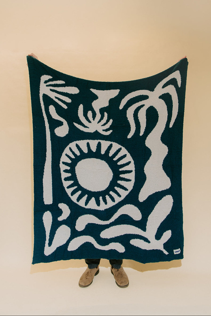 Sundream Paradise Plush Throw - Pacific Blue