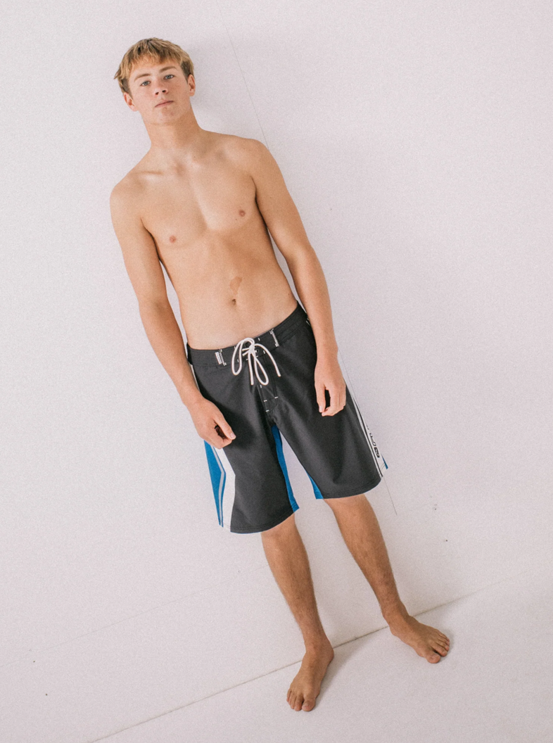 RUSTY SHIFTER FIXED WAIST BOARDSHORT
