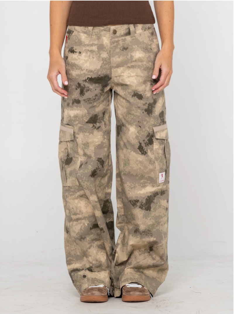 RUSTY CAMOOZY LOW RISE CARGO PANT