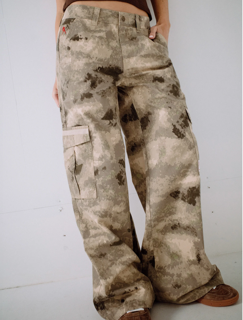 RUSTY CAMOOZY LOW RISE CARGO PANT
