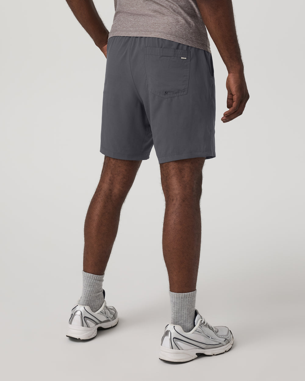 Vuori Kore Short Lined 7" Charcoal