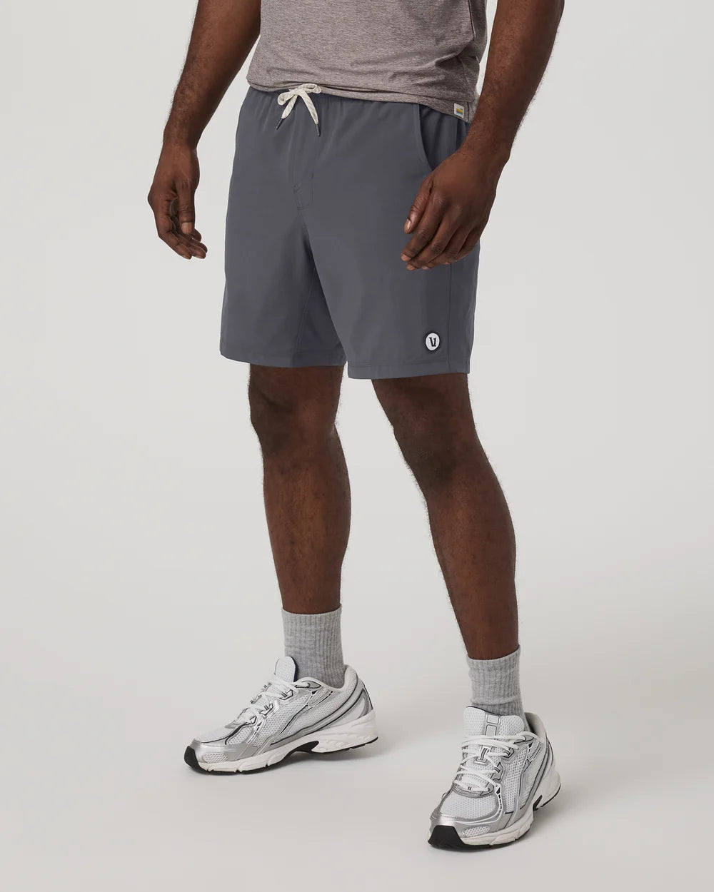 Vuori Kore Short Lined 7" Charcoal