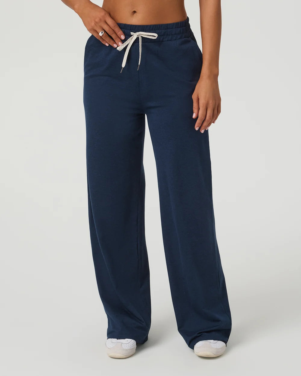 Vuori Halo Essential Widely-Short Blue Heather