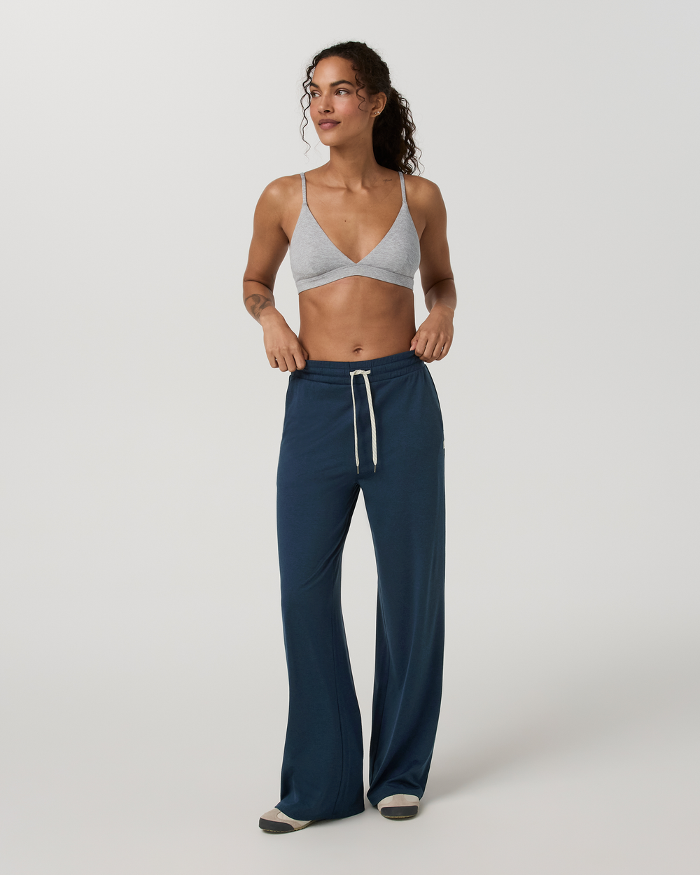 Vuori Halo Essential Widely-Short Blue Heather