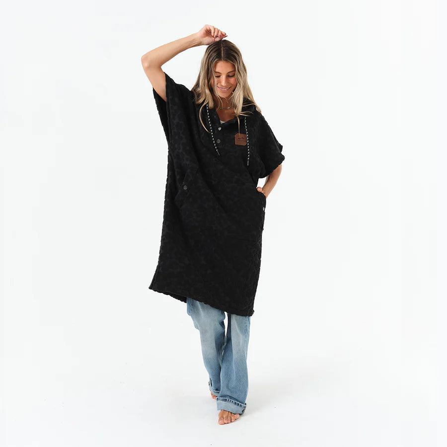 Slowtide Ginny Ex Warn Poncho BLK