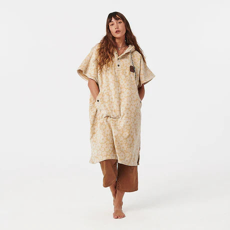 Slowtide Ginny Ex Warm Poncho Flower